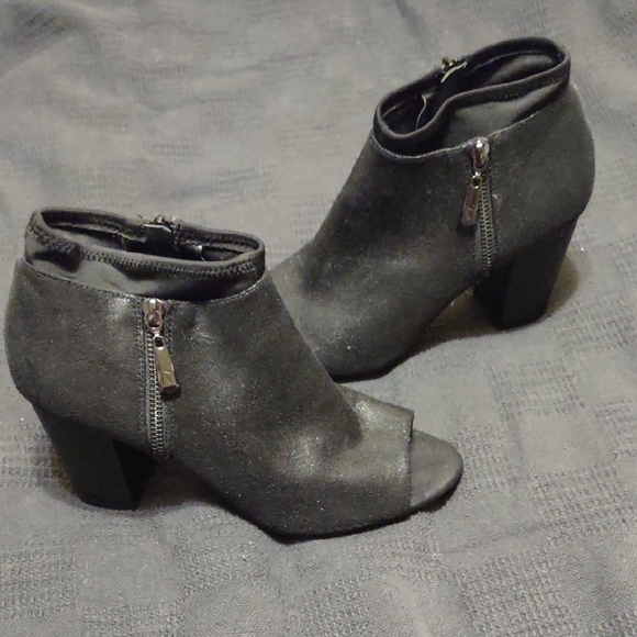 Vera Wang peep Toe Black Ankle Boots - Picture 1 of 10